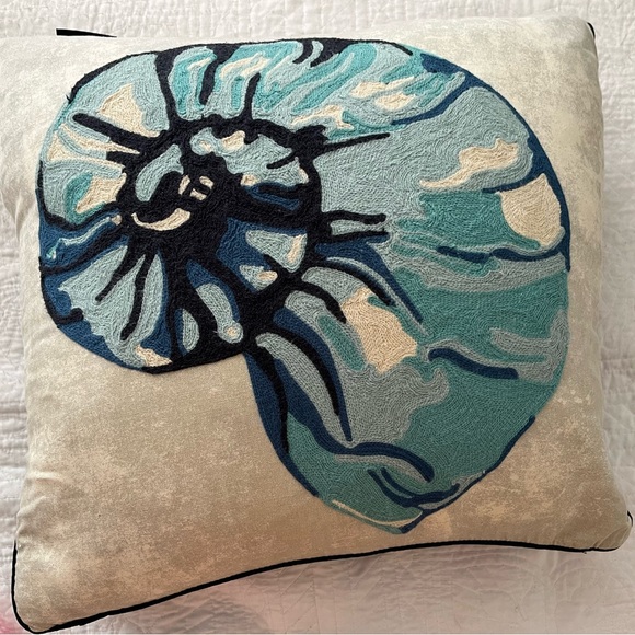 Pair 2 Envogue Embroidered 20x18 Sea Life Shell Blue Throw Feather Zip Pillows - Picture 3 of 12